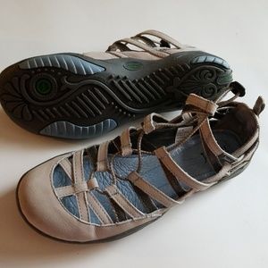 Jambu | Bare Feet Design Cute Sport Shoes | Sz 8.5